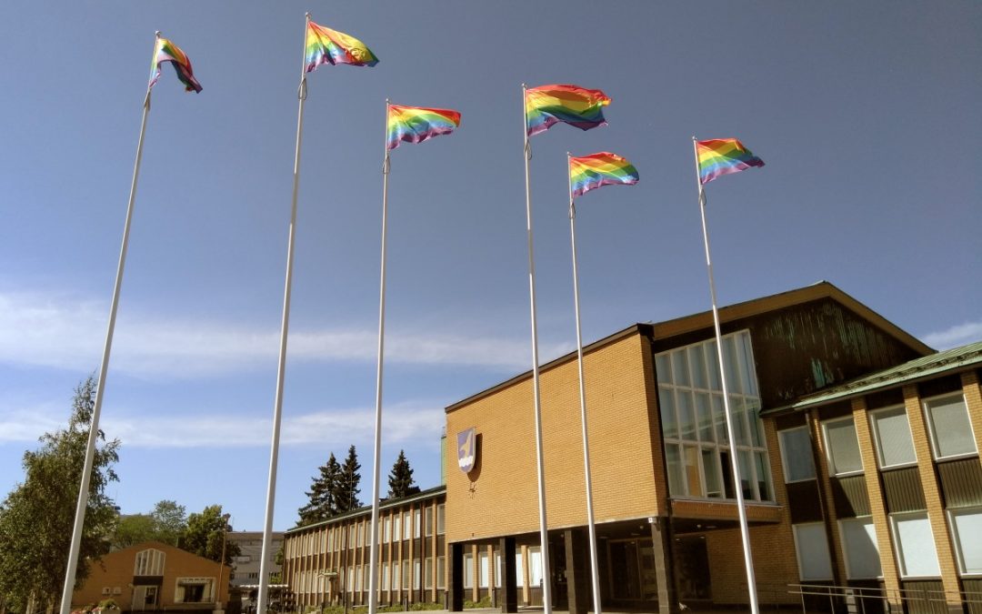 Pride-liputus Vantaan kaupungintalolla 30.6.2021